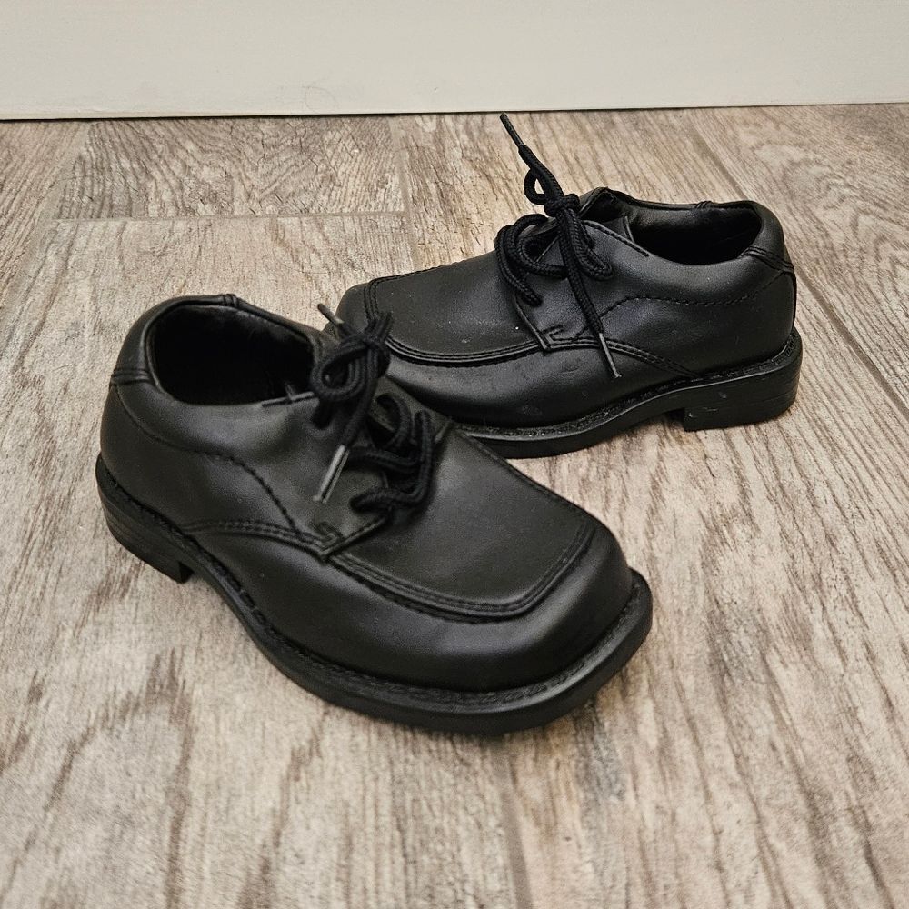 SmartFit Classic Black Faux Leather Shoes Size 6.5